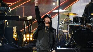 LOS ANGELES, CALIFORNIA - NOVEMBER 05: Inductee Eminem performs on stage during the 37th Annual Rock & Roll Hall Of Fame Induction Ceremony at Microsoft Theater on November 05, 2022 in Los Angeles, California.