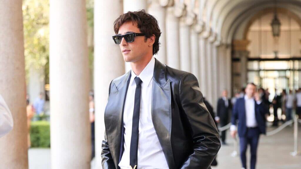 MILAN, ITALY - JUNE 16: Jacob Elordi is seen arriving at the Valentino Spring/Summer 2024 fashion show during the Milan Fashion Week menswear spring/summer 2024 on June 16, 2023 in Milan, Italy.