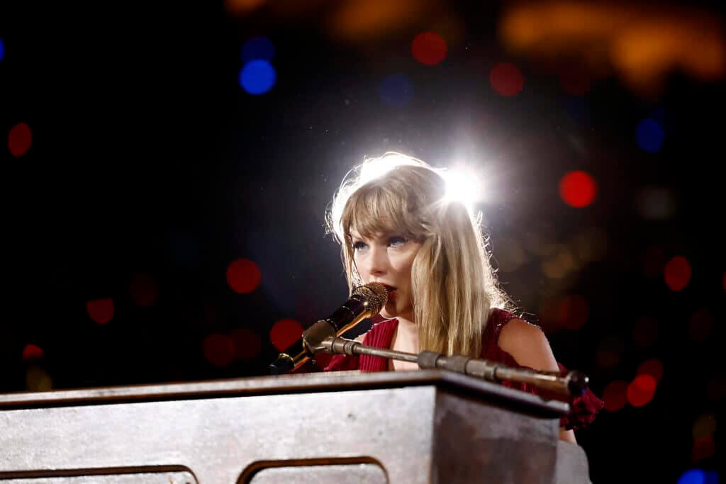 INGLEWOOD, CALIFORNIA - AUGUST 03: EDITORIAL USE ONLY. Taylor Swift performs onstage during "Taylor Swift | The Eras Tour" at SoFi Stadium on August 03, 2023 in Inglewood, California.