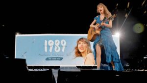 INGLEWOOD, CALIFORNIA - AUGUST 09: EDITORIAL USE ONLY. Taylor Swift performs onstage during "Taylor Swift | The Eras Tour" at SoFi Stadium on August 09, 2023 in Inglewood, California.