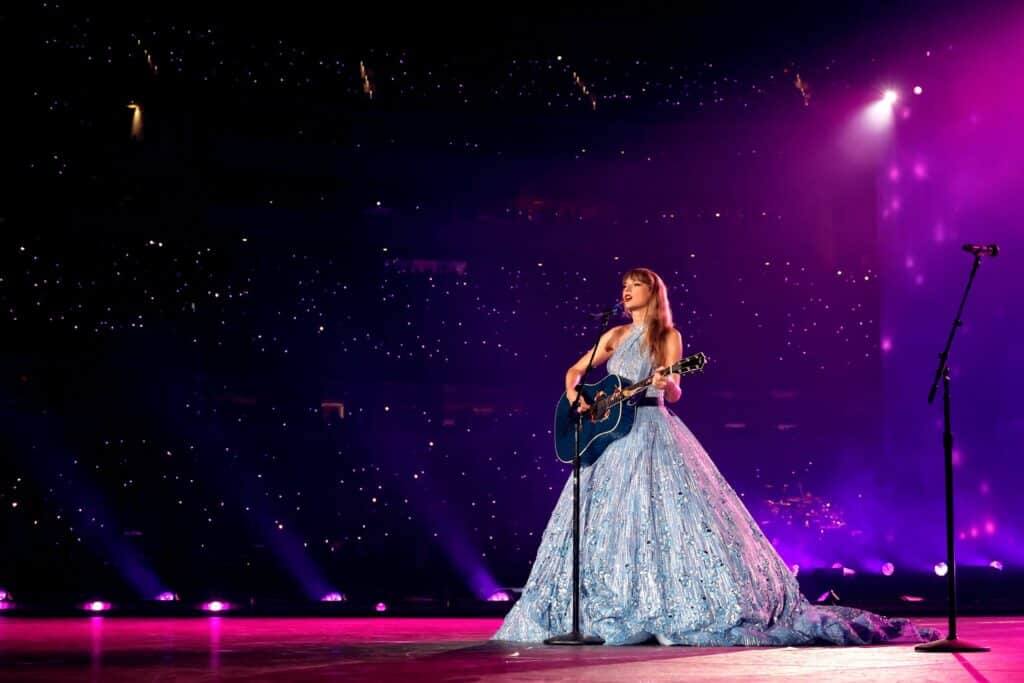 INGLEWOOD, CALIFORNIA - AUGUST 09: EDITORIAL USE ONLY. Taylor Swift performs onstage during "Taylor Swift | The Eras Tour" at SoFi Stadium on August 09, 2023 in Inglewood, California.