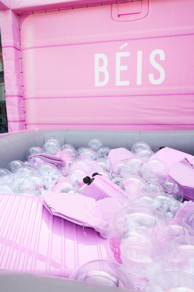 BÉIS brought an over-the-top IRL activation to Westfield Century City in Los Angeles with a human claw machine.