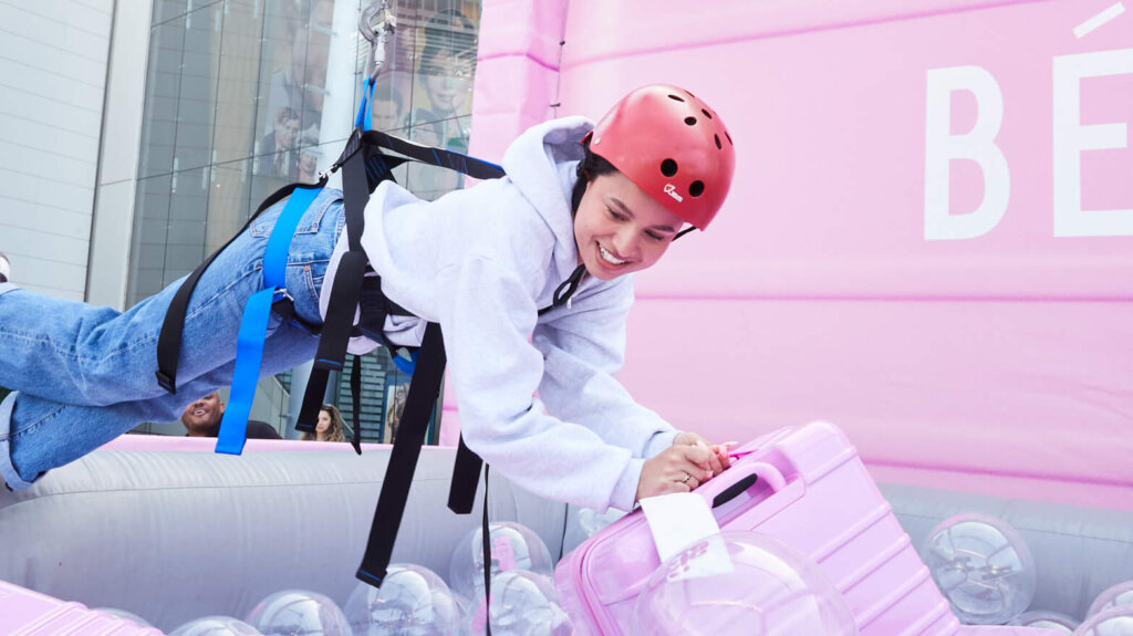 BÉIS brought an over-the-top IRL activation to Westfield Century City in Los Angeles with a human claw machine.