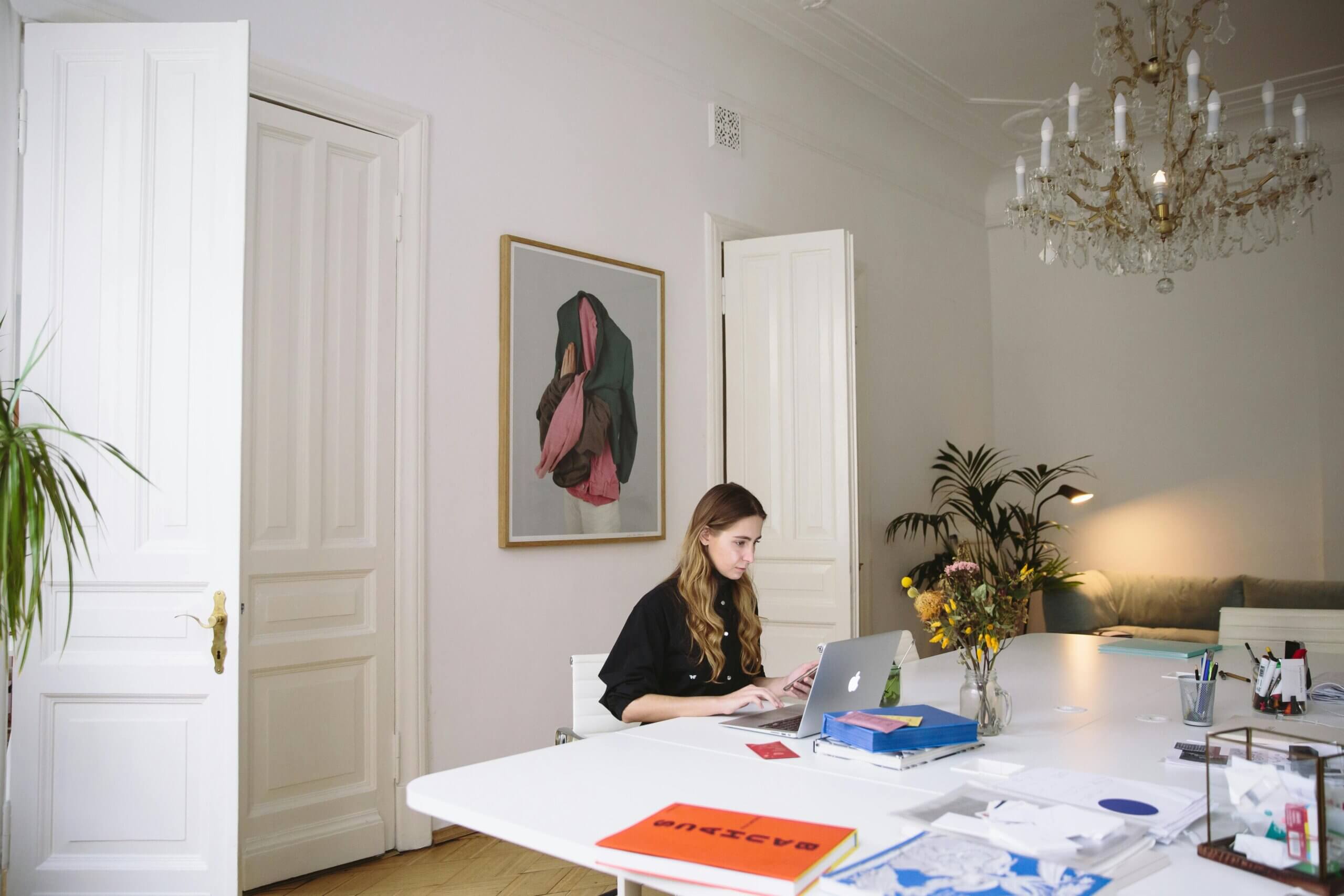 Virtual assistant roles automatically give you the chance and freedom to work from home or any location.